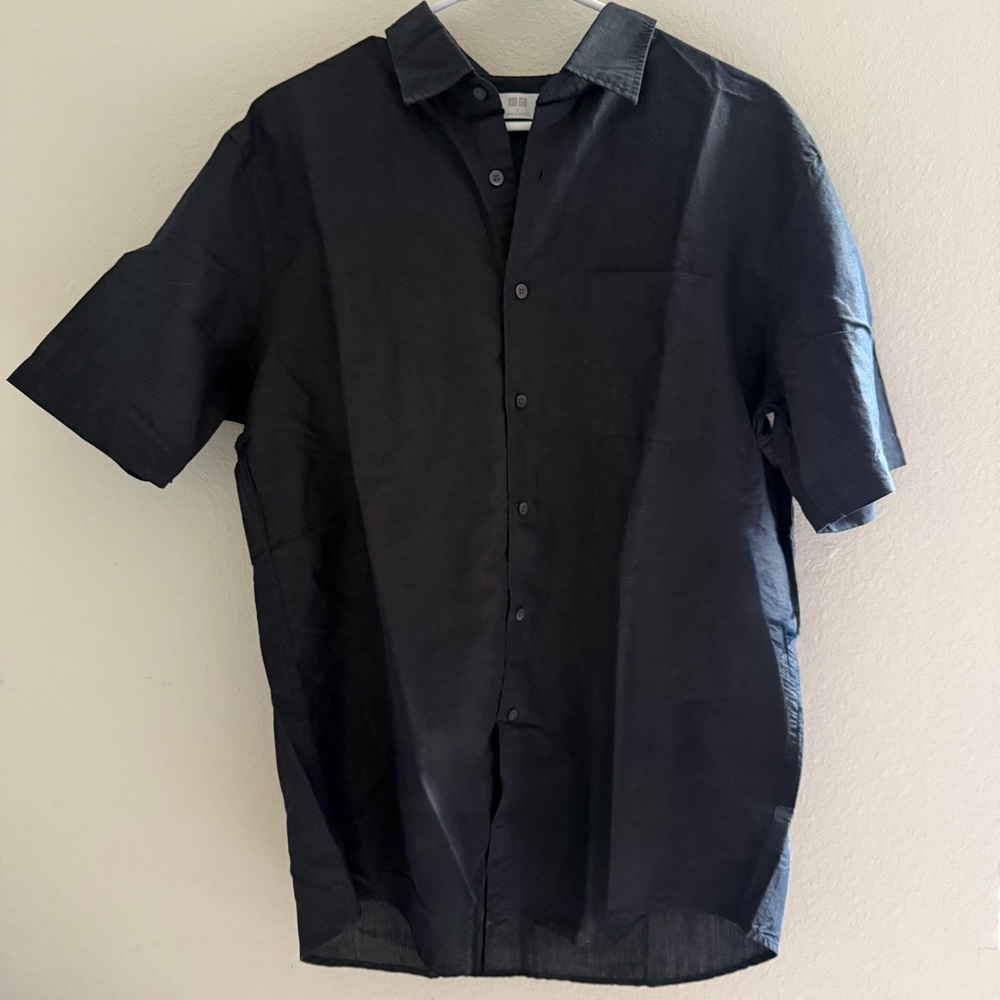 Uniqlo Men’s Short Sleeve Shirt Size Large